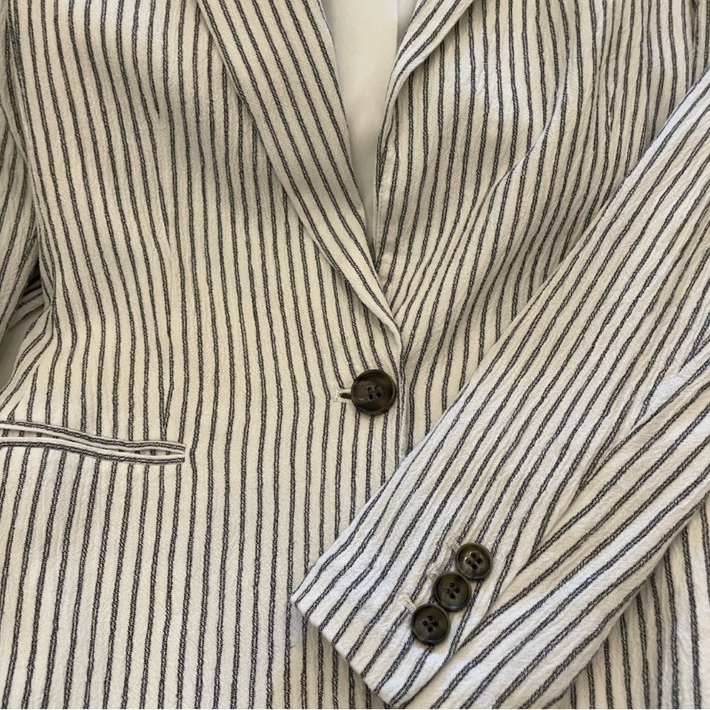 H&M Seersucker Like Striped Blazer | Size Small | Black & White - Picture 2 of 4
